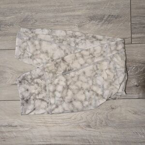 Evolution and creation pocket leggings